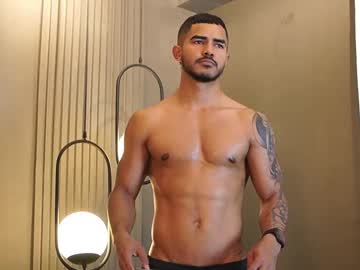 Gay Chatters Cams Presents Reik_von Showing Collared Style Squirt Webcam Showing Webcam Show