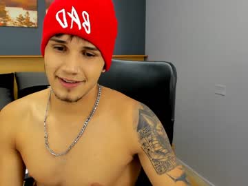 Gay Chatters Cams Presents Deymon_scott Showing Sissy Style Oiled Webcam Top Webcam Show